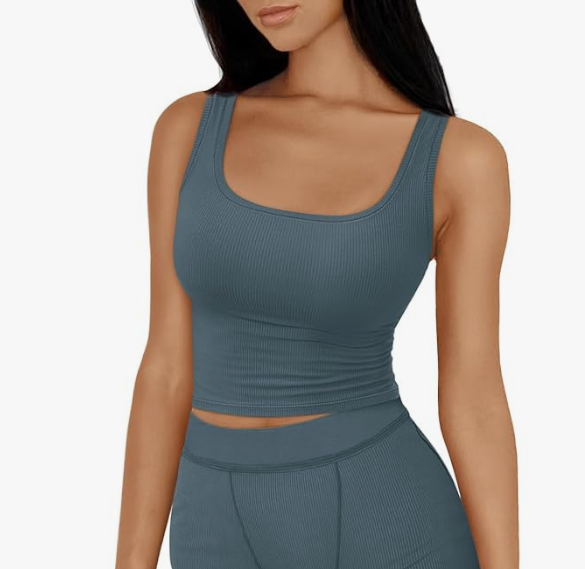 2-Piece Lounge Set for Women – Cropped Tank & Yoga Leggings